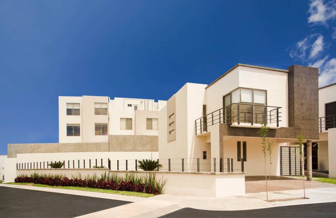CASA EN VENTA EN RESIDENCIAL DEL PARQUE - (34)