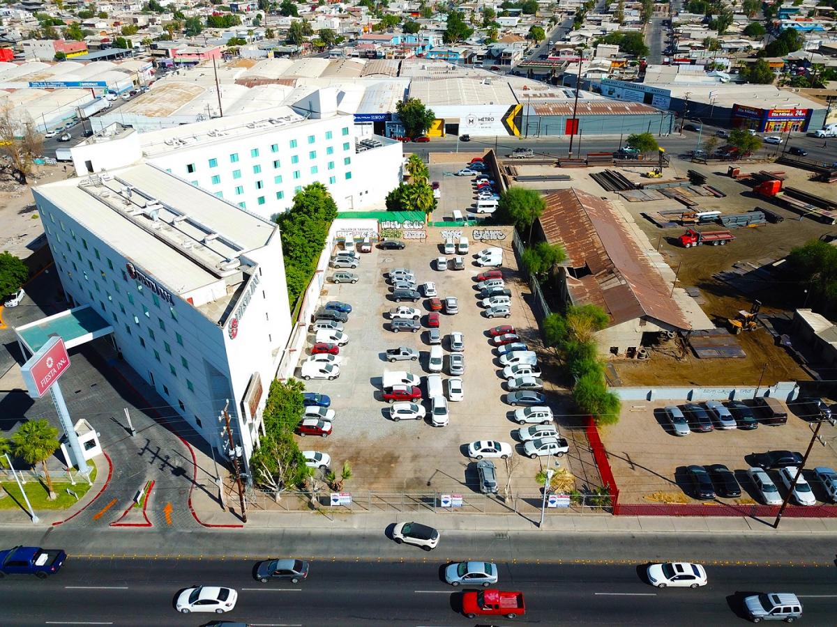 EN VENTA TERRENO COMERCIAL SOBRE BLVD. ADOLFO LOPEZ MATEOS