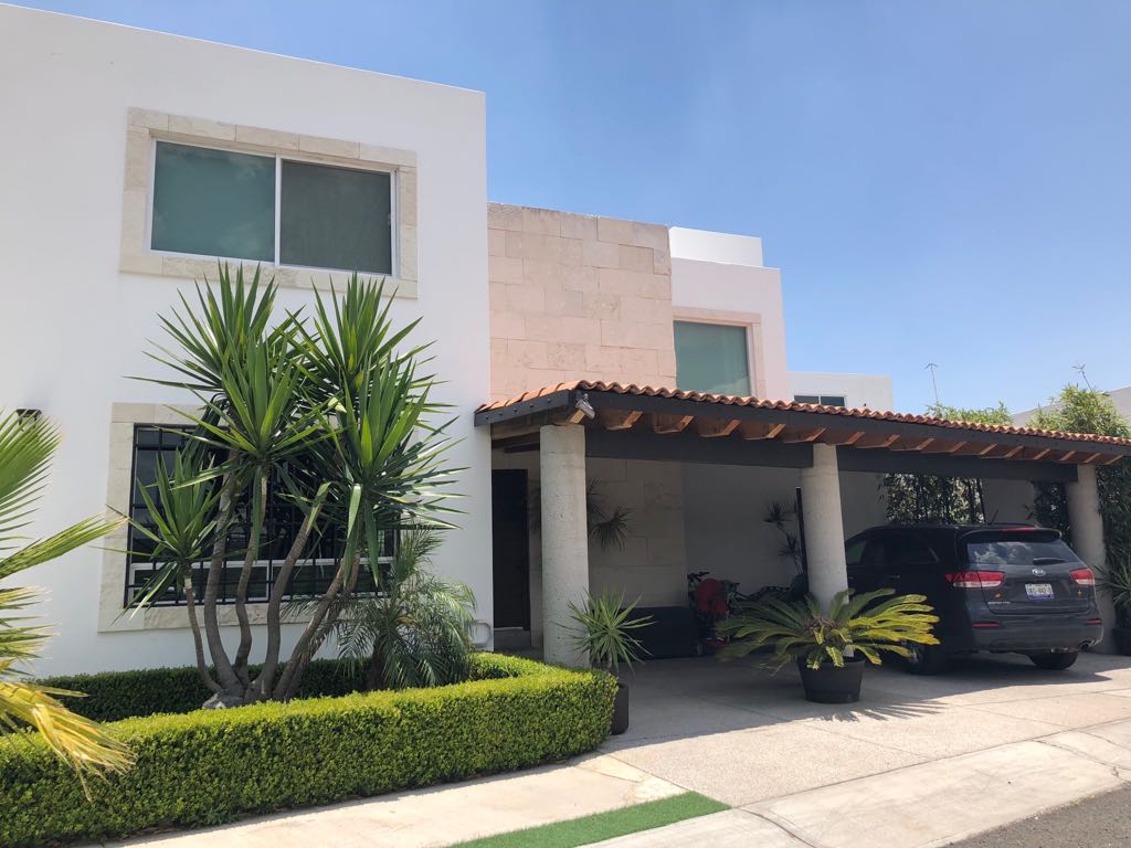 CASA EN VENTA EN MISIÓN SAN JERÓNIMO - (34)