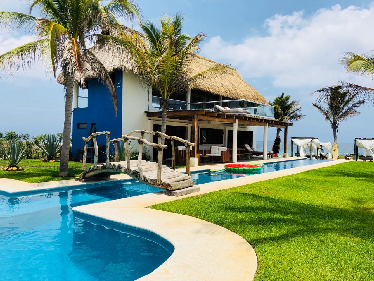 ¡EN VENTA! CASA EN LA PLAYA, PUERTO ESCONDIDO