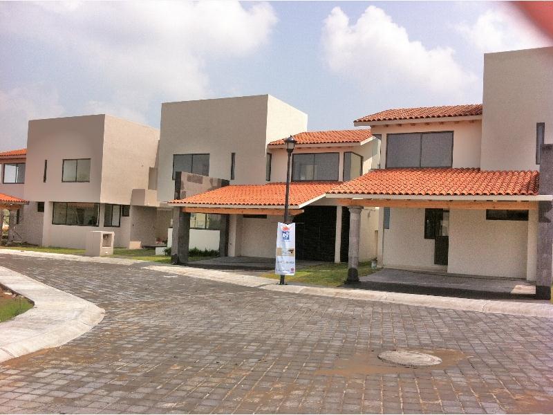 CASA EN VENTA EN BALVANERA - (34)