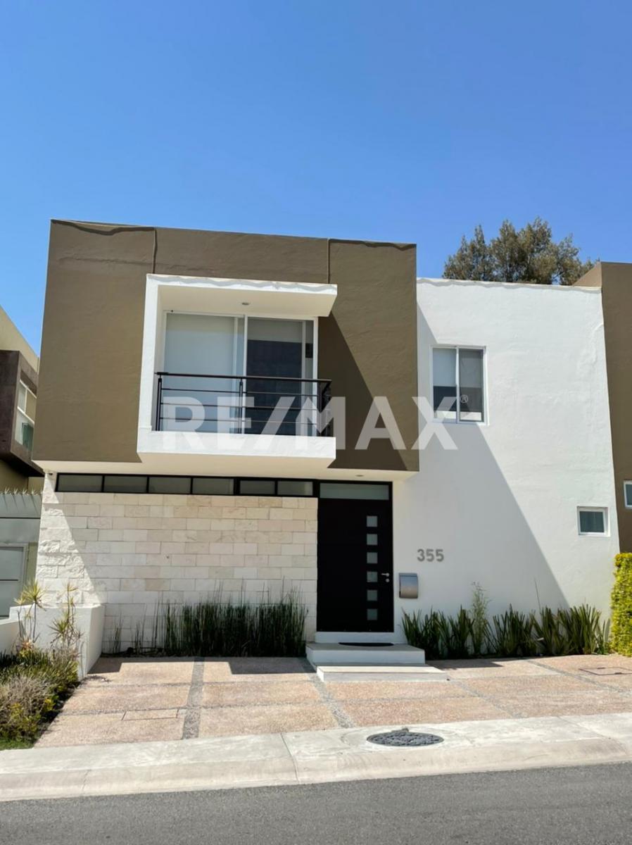 CASA EN VENTA EN LOMAS DE JURIQUILLA - (34)