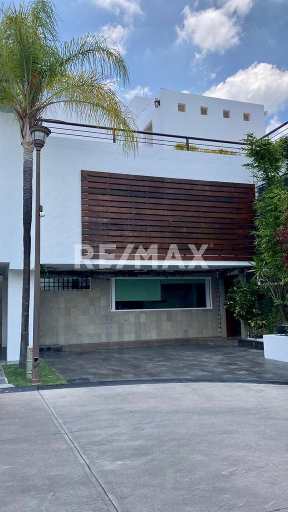 CASA EN VENTA EN CONDOMINIO MILENIO III - (34)