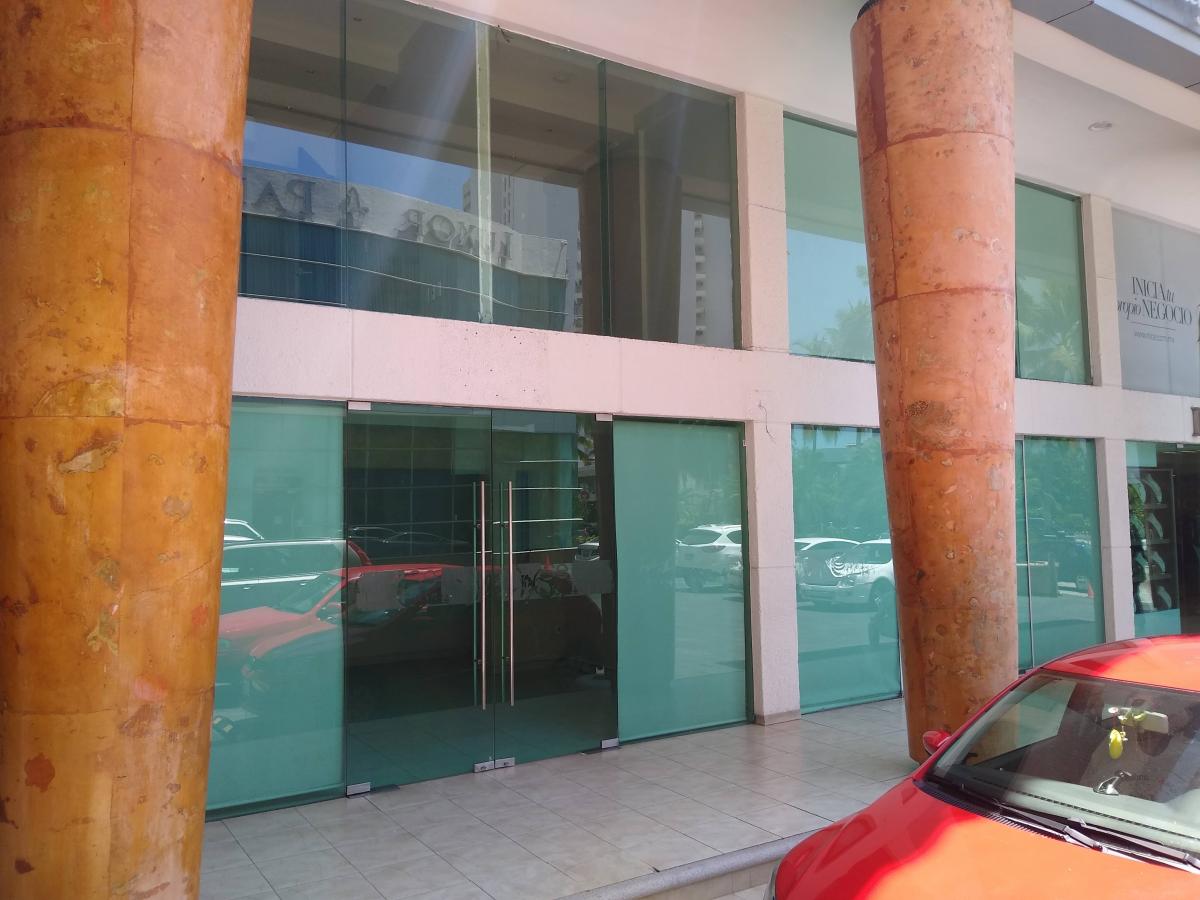 LOCALES COMERCIALES EN RENTA!!!