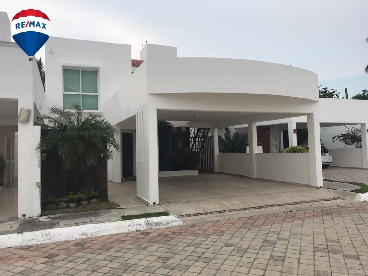 Moderna Casa en Venta Zona Exclusiva.