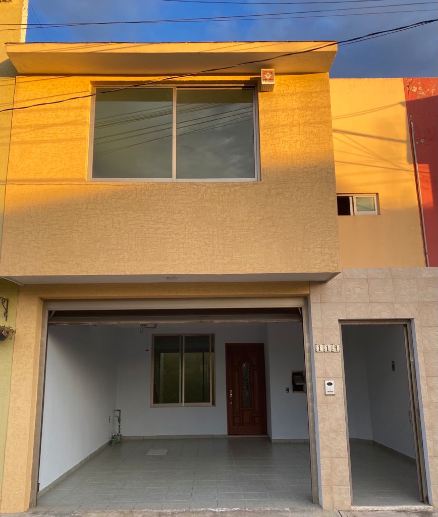 CASA EN VENTA EN SANTA CRUZ AMILPAS