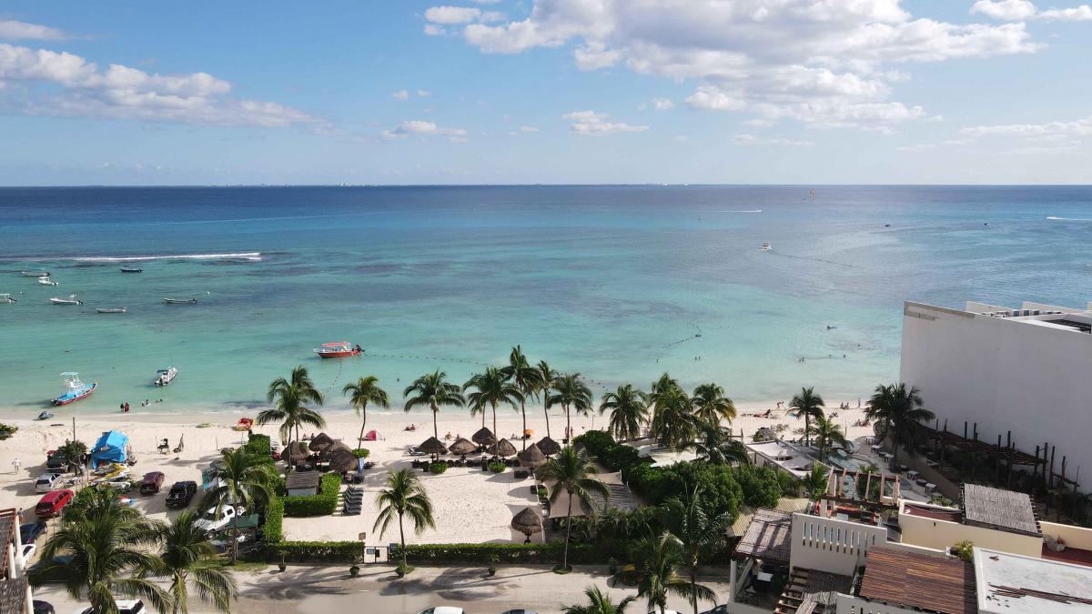 Condo de 2 Recamaras Frente a la Playa en Venta - (34)