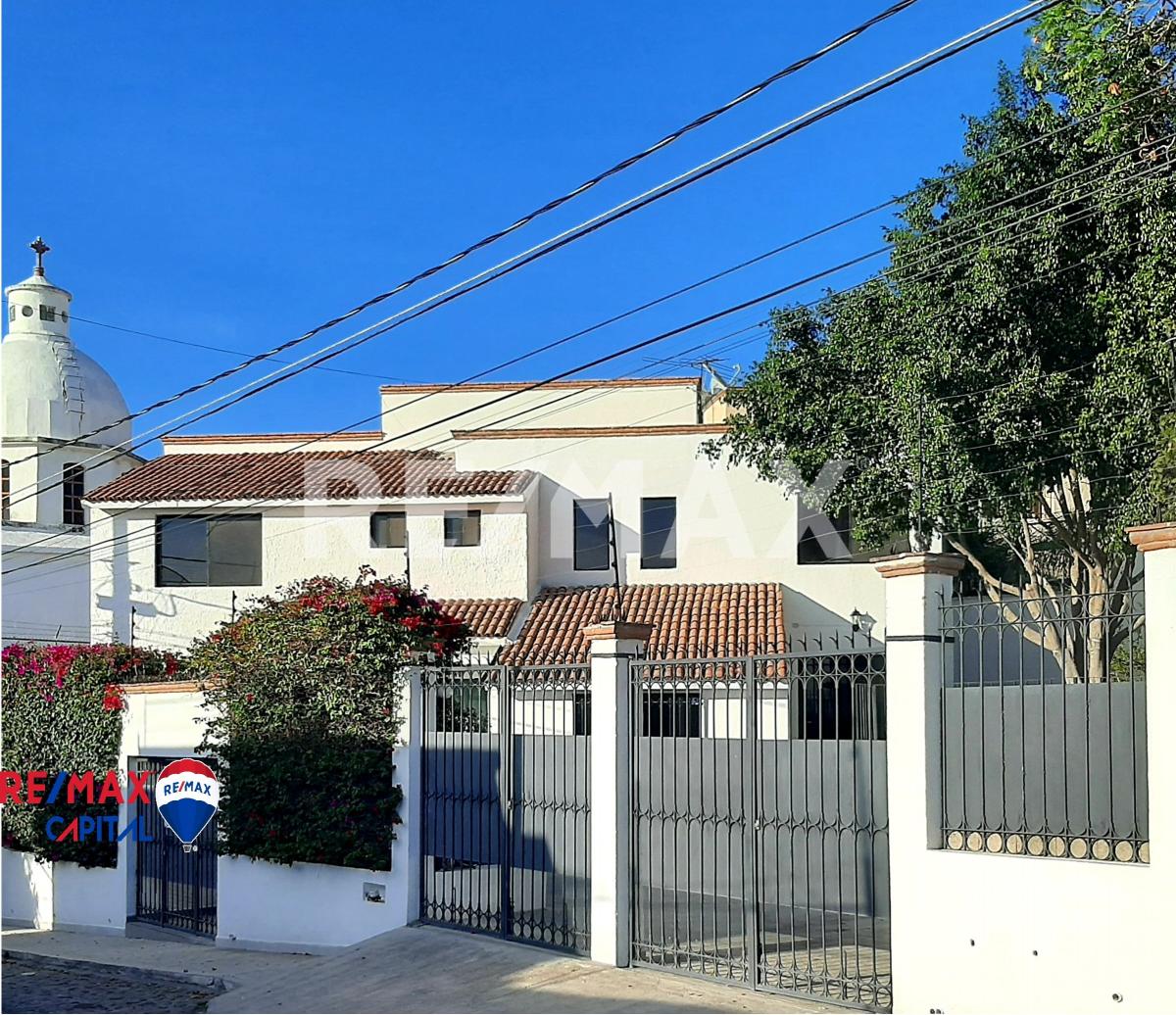 CASA EN VENTA EN COLINAS DEL PARQUE - (34)