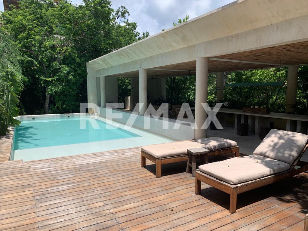 Condo de 2 Recamaras en Venta en Aldea Zama - (34)