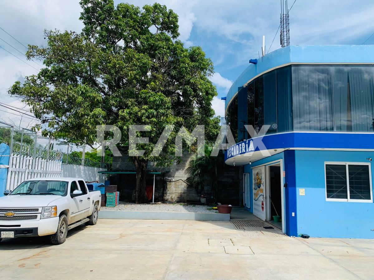 Propiedad con oficinas y bodega para almacenamiento, Chiapas