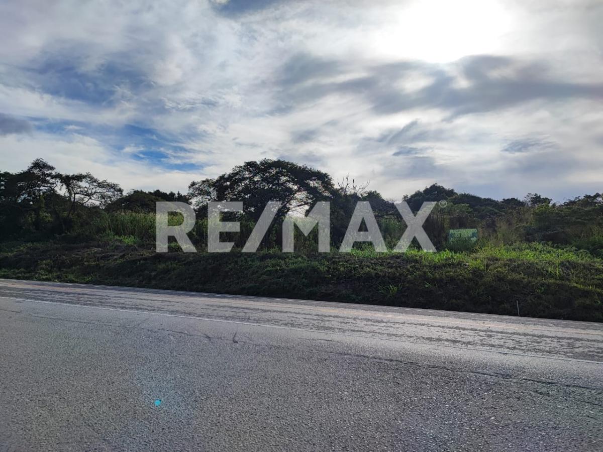 Terreno en Venta a Orilla de la Carretera en Ocozocoautla, Chiapas