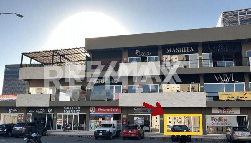 LOCALES EN RENTA EN JURIQUILLA SANTA FÉ - (34)