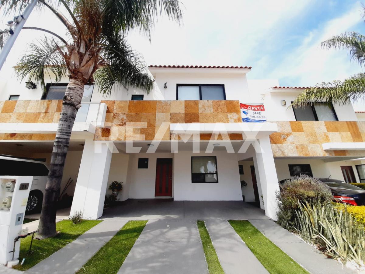 CASA EN RENTA EN VALLE DE JURIQUILLA - (34)