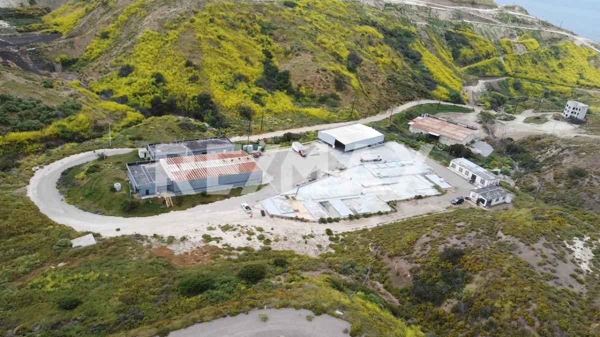 PLOT WITH BUILDING FOR SALE ON LA JOYA, TIJUANA-ENSENADA