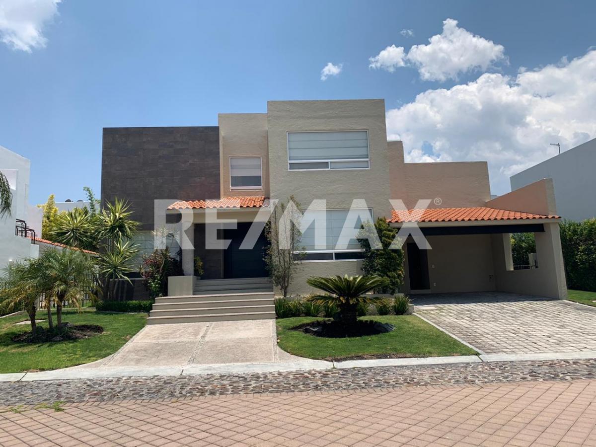CASA EN VENTA EN EL CAMPANARIO - (34)