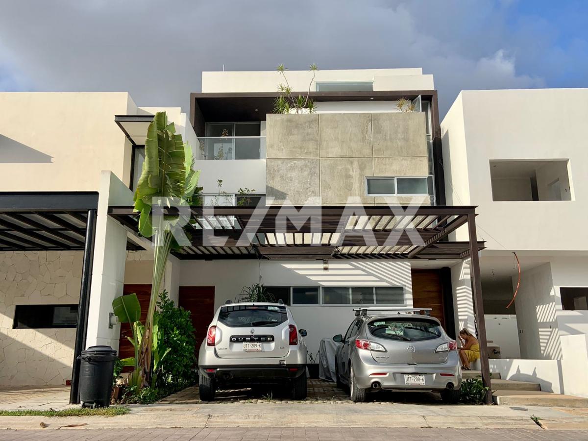 Casa en Venta Residencial RIO de 4 recamaras, Cancun Quintana Roo Zona