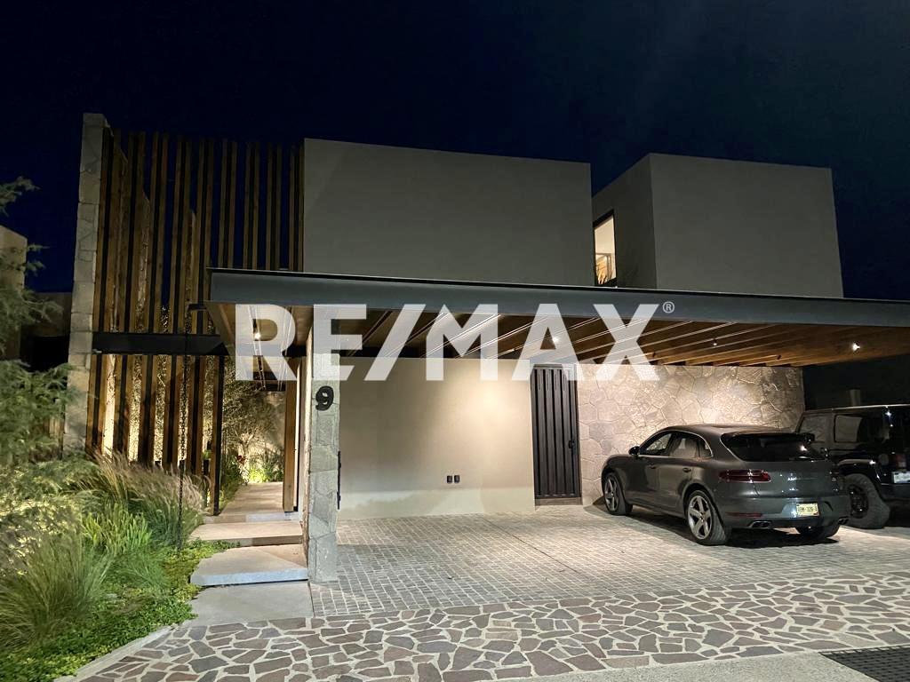 CASA EN VENTA EN CONDOMINIO ALTOZANO - (34)