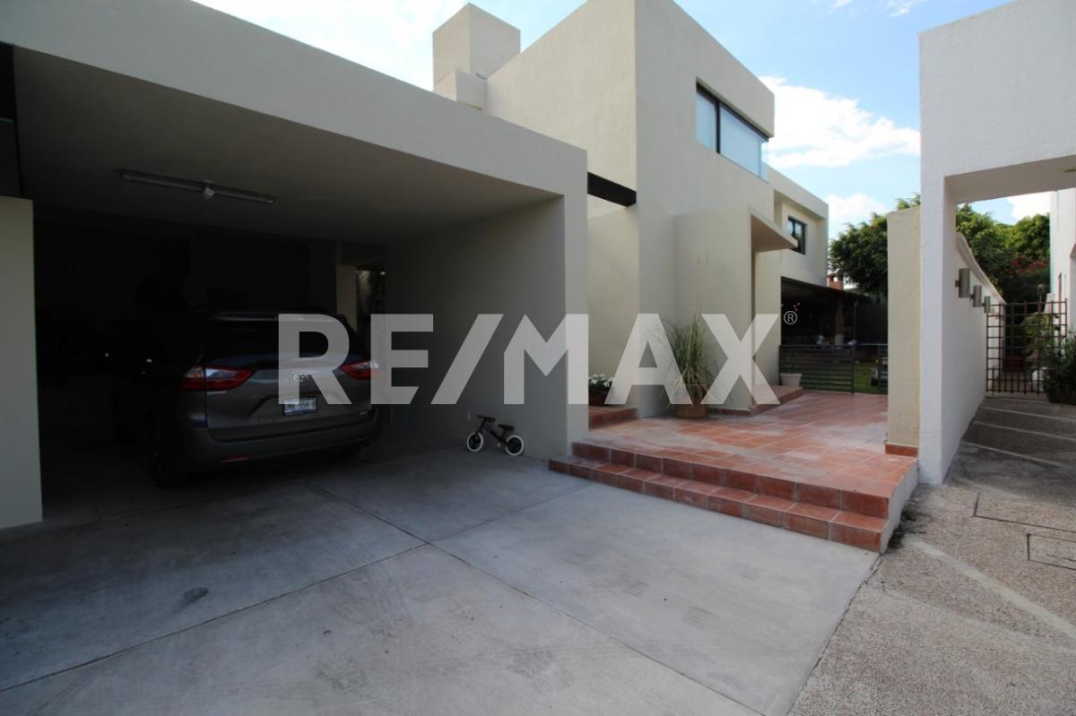 CASA EN VENTA EN RESIDENCIAL BOSQUES - (34)