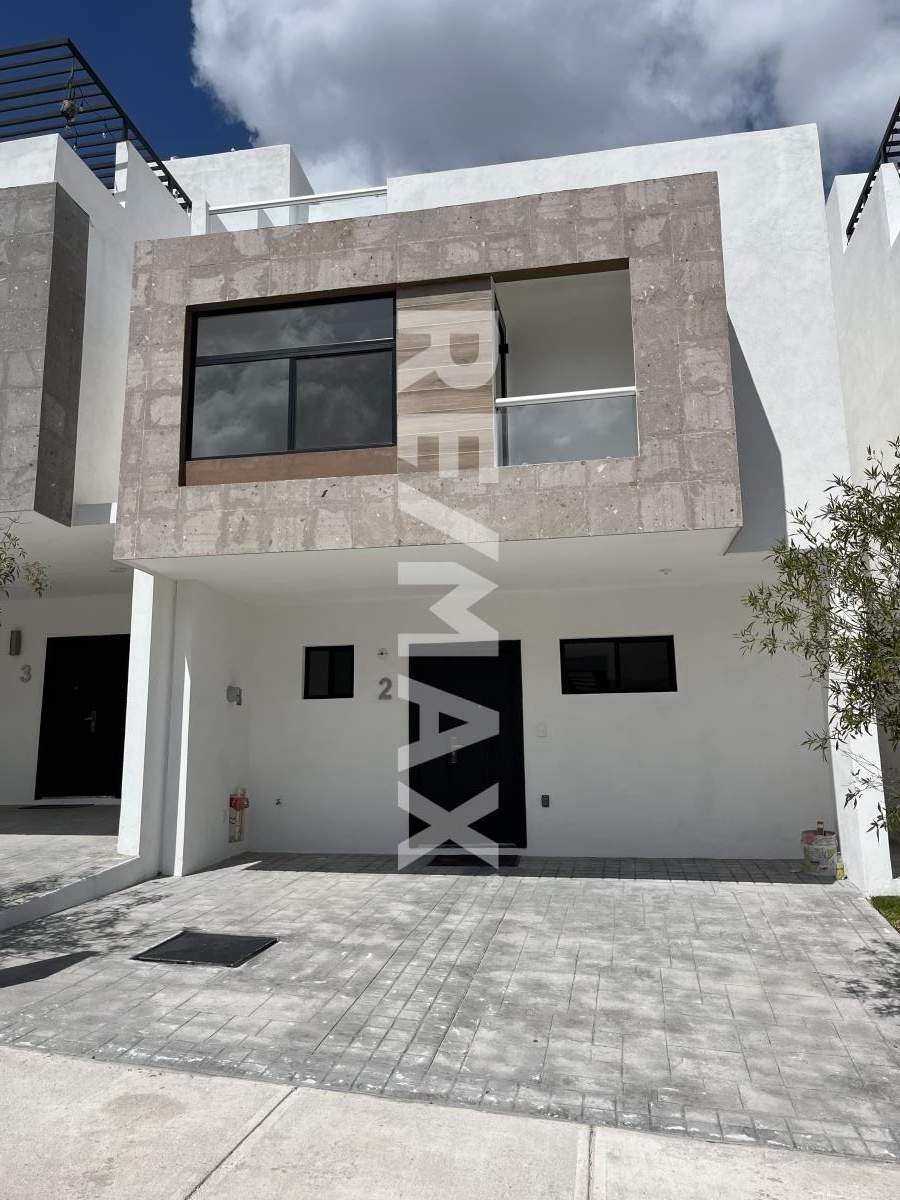 CASA EQUIPADA EN VENTA EN CONDOMINIO ZIBATÁ - (34)