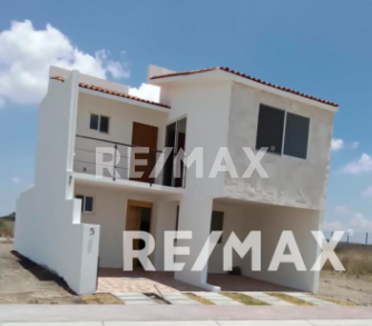 CASA EN VENTA EN CIUDAD MADERAS CORREGIDORA - (34)