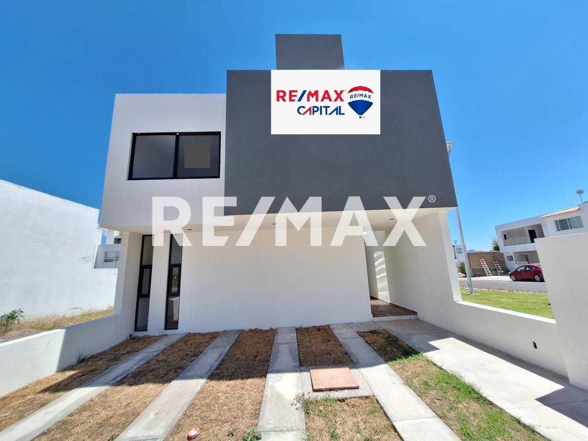 CASA EN VENTA EN SAN ISIDRO JURIQUILLA - (34)