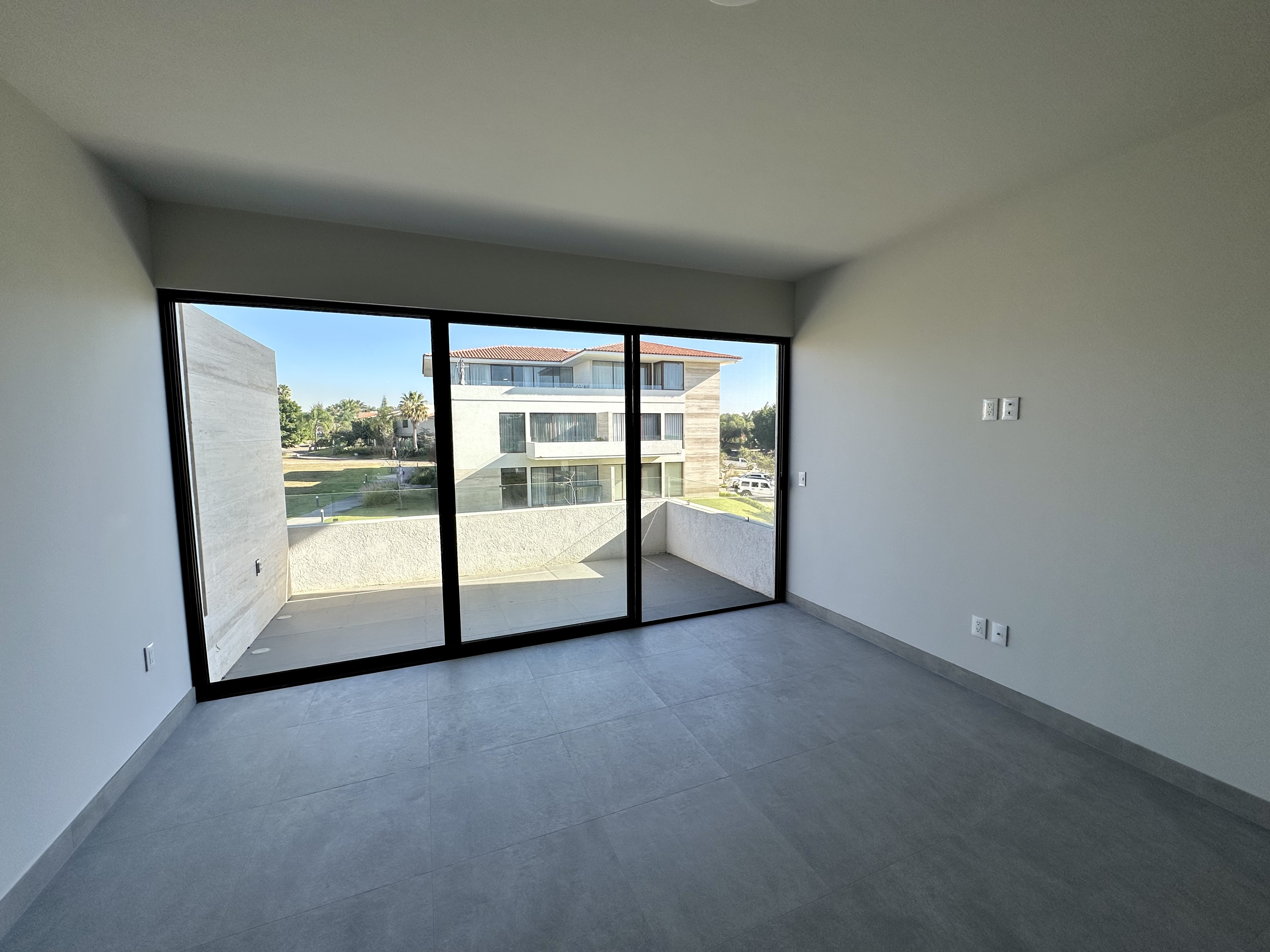 DEPARTAMENTO EN RESERVA LIVING VENTA PRIMER NIVEL EN TLAJOMULCO  en SAN AGUSTIN, Tlajomulco de Zúñiga - foto 9 de 31