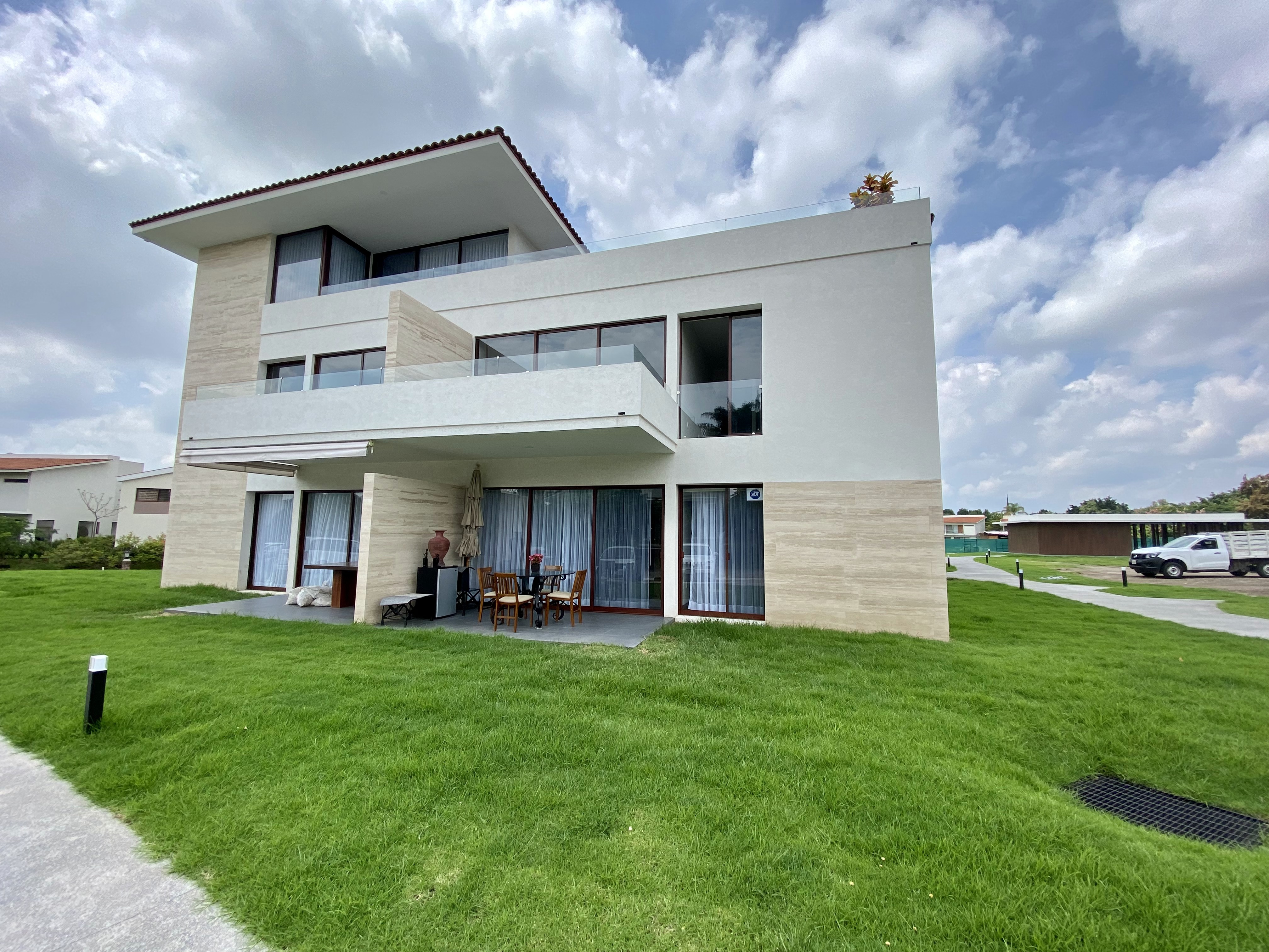 DEPARTAMENTO EN RESERVA LIVING VENTA PRIMER NIVEL EN TLAJOMULCO 