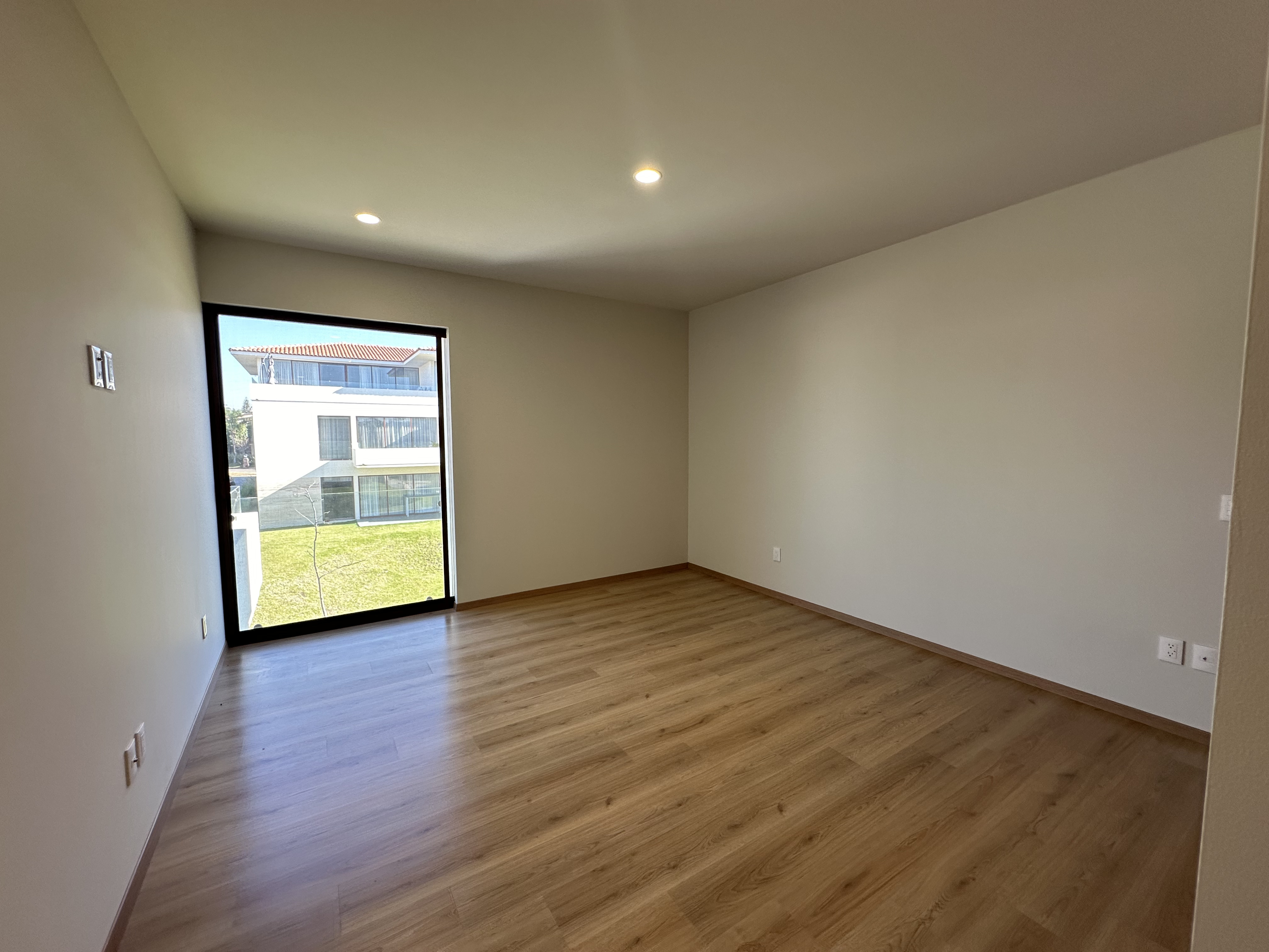 DEPARTAMENTO EN RESERVA LIVING VENTA PRIMER NIVEL EN TLAJOMULCO  en SAN AGUSTIN, Tlajomulco de Zúñiga - foto 13 de 31
