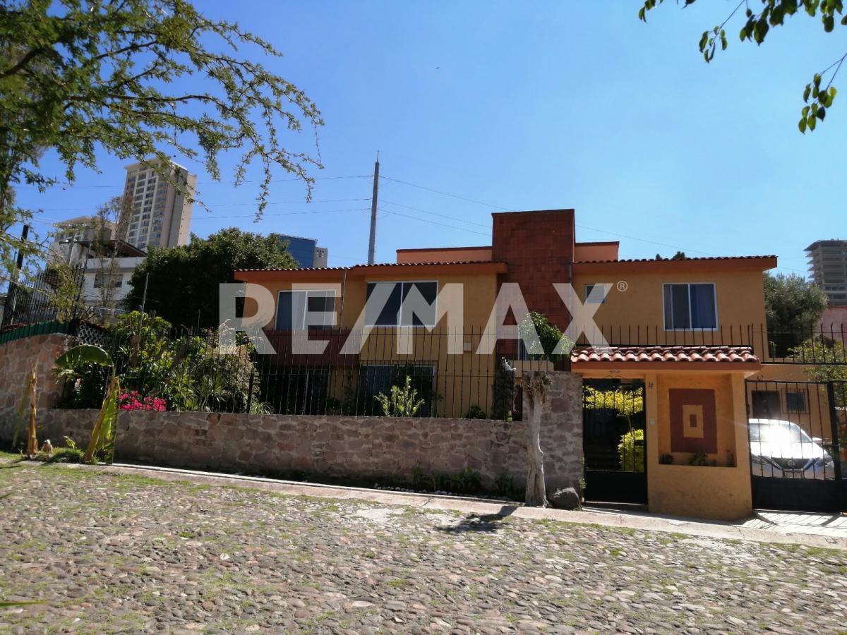 CASA EN VENTA EN ARBOLEDAS - (34)