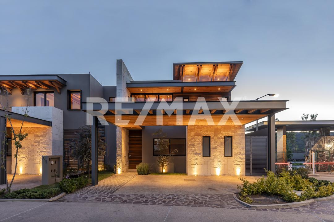 CASA EN VENTA EN ALTOZANO - (34)