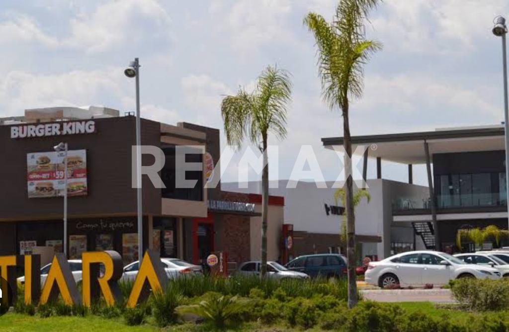 LOCAL EN RENTA EN JURIQUILLA - (34)