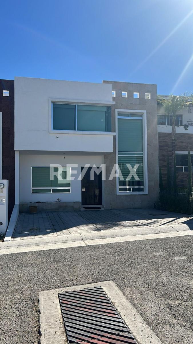 CASA EN VENTA EN CONDOMINIO BIO GRAND JURIQUILLA - (34)