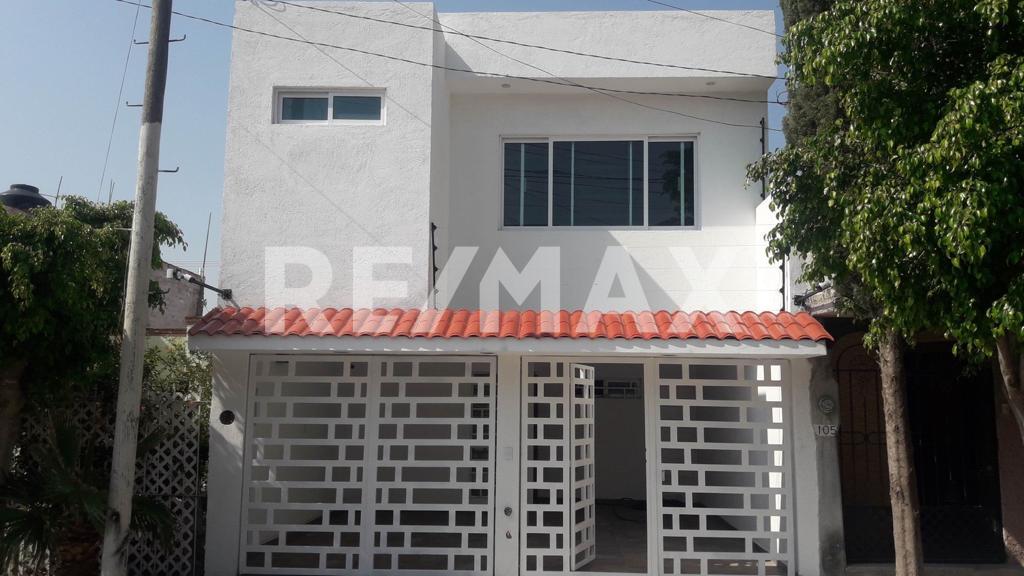 CASA EN VENTA EN SÁTELITE - (34)