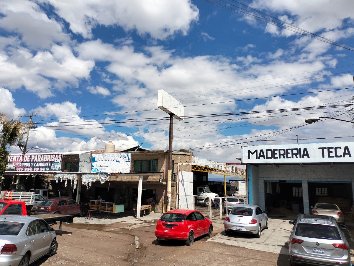 TERRENO INDUSTRIAL A PIE DE CARRETERA EN LEÓN GTO.