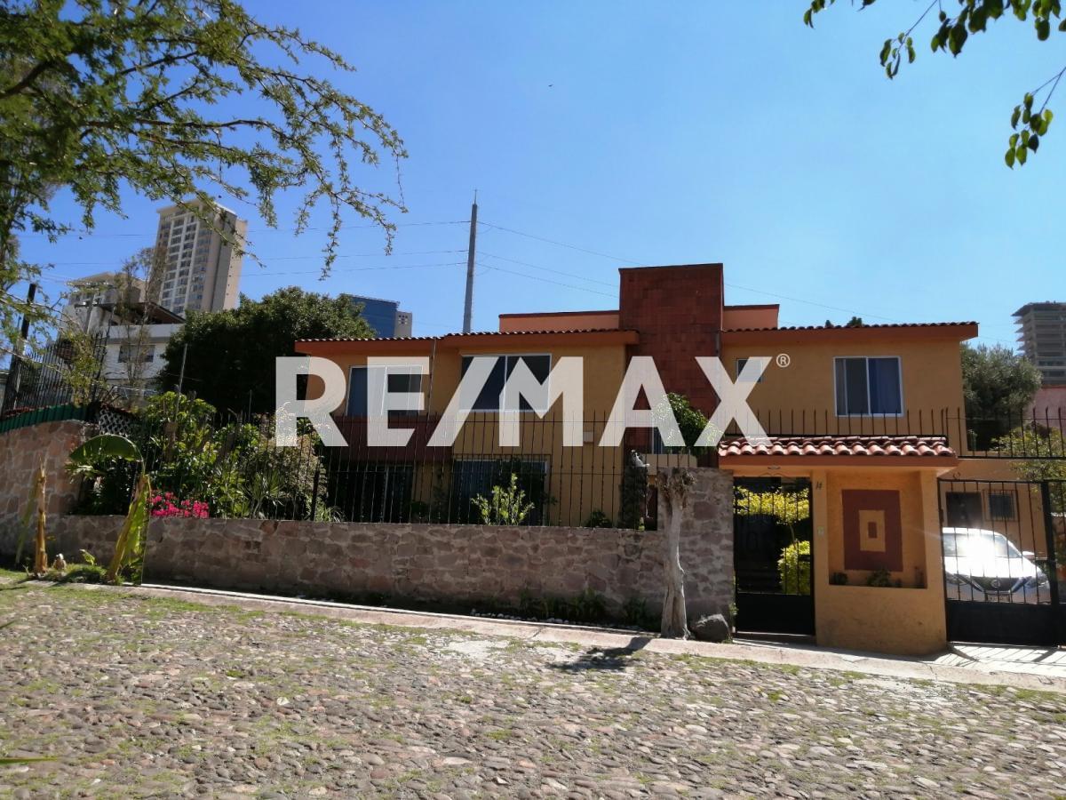 CASA EN VENTA EN ARBOLEDAS - (34)