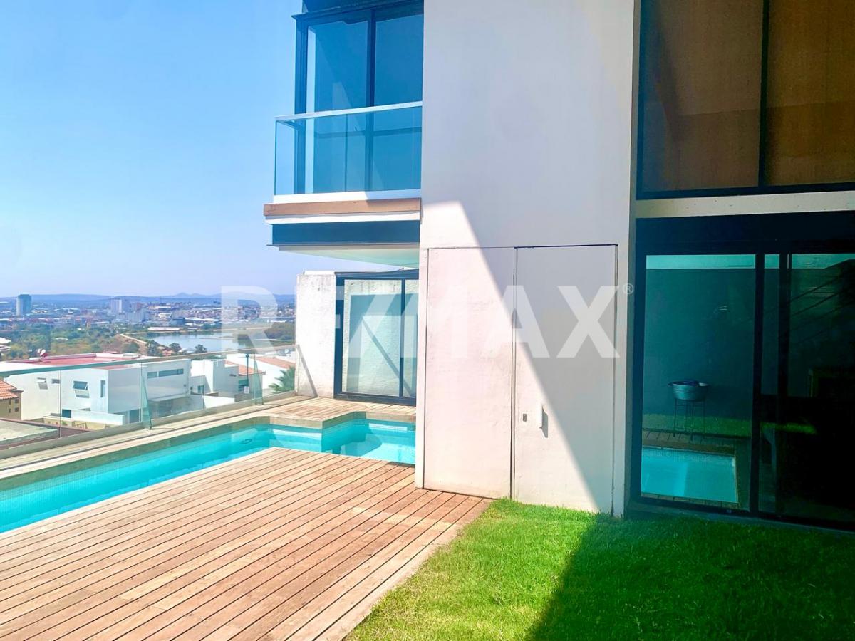 CASA EN VENTA EN ARBOLEDAS - (34)