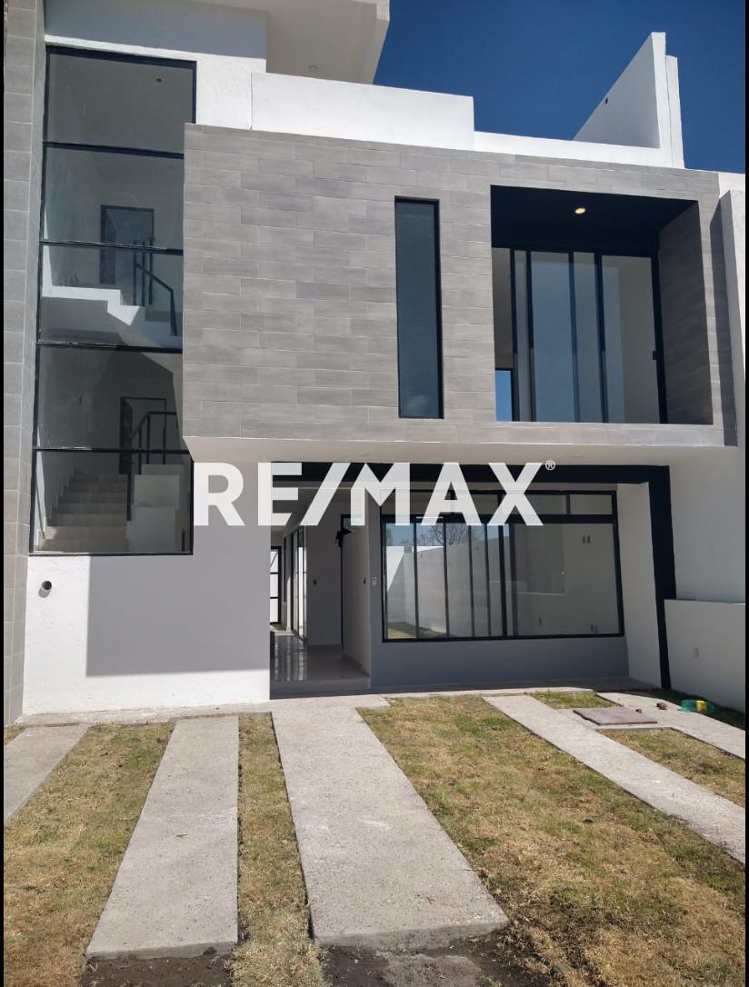 CASA EN VENTA EN BIO GRAND JURIQUILLA - (34)
