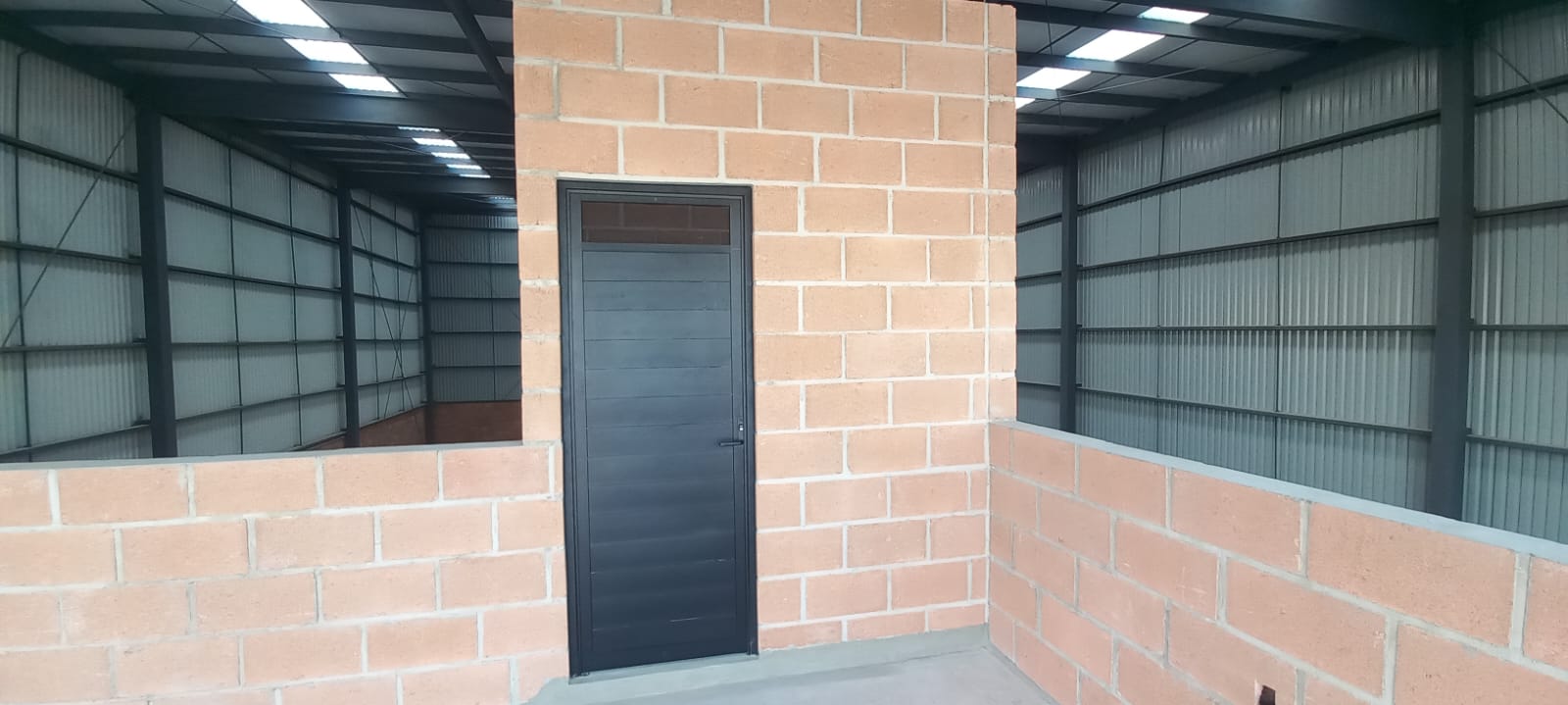 Bodega Industrial en Renta en Colotlán  en Fraccionamiento Parques de Tesistán, Zapopan - foto 20 de 26