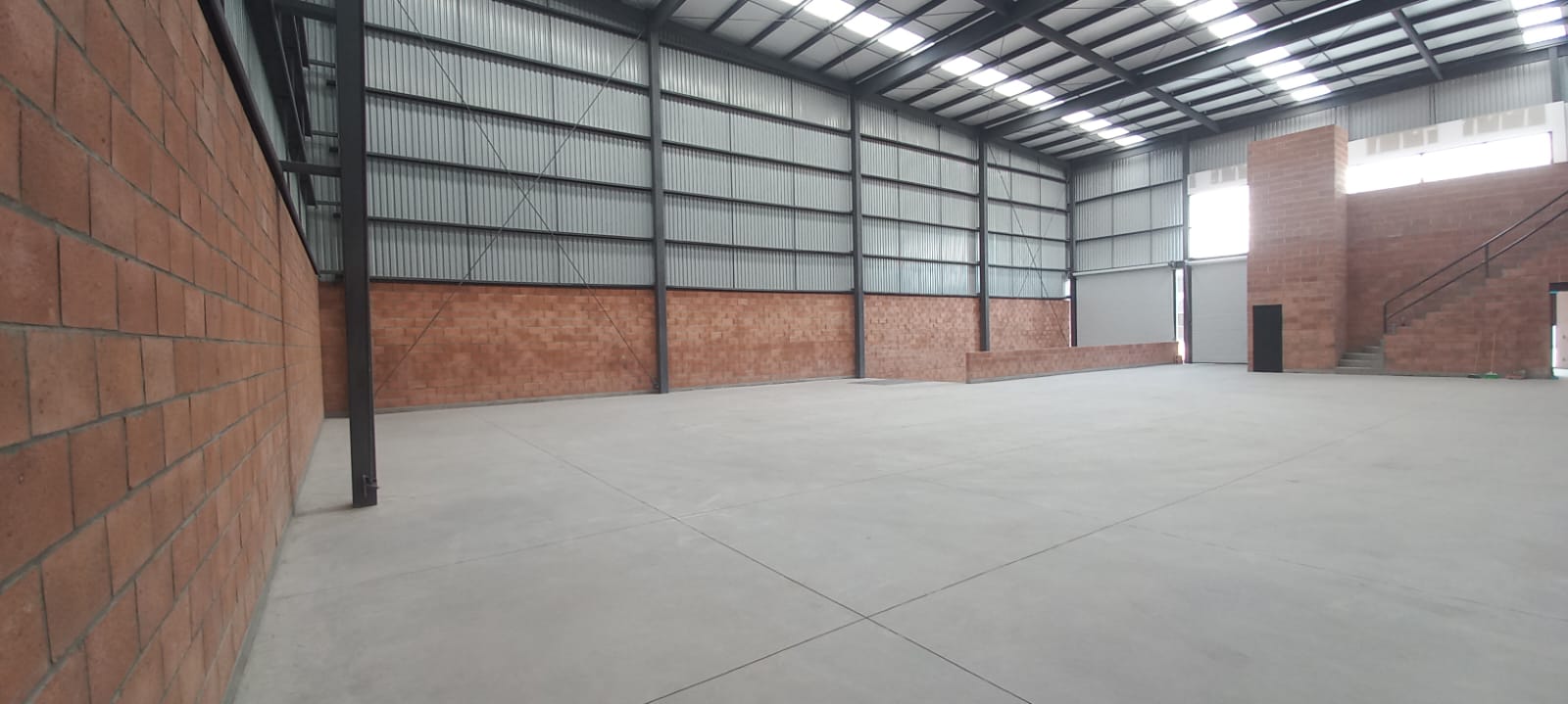 Bodega Industrial en Renta en Colotlán  en Fraccionamiento Parques de Tesistán, Zapopan - foto 7 de 26
