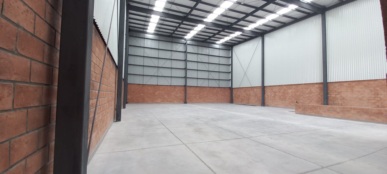 Bodega Industrial en Renta en Colotlán  en Fraccionamiento Parques de Tesistán, Zapopan - foto 10 de 26