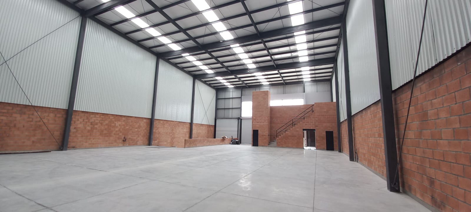 Bodega Industrial en Renta en Colotlán  en Fraccionamiento Parques de Tesistán, Zapopan - foto 12 de 26