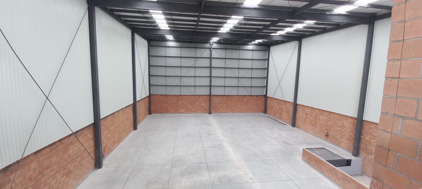 Bodega Industrial en Renta en Colotlán  en Fraccionamiento Parques de Tesistán, Zapopan - foto 23 de 26