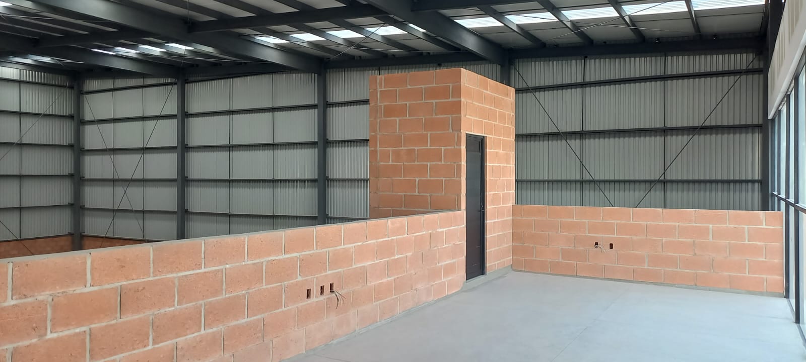 Bodega Industrial en Renta en Colotlán  en Fraccionamiento Parques de Tesistán, Zapopan - foto 19 de 26
