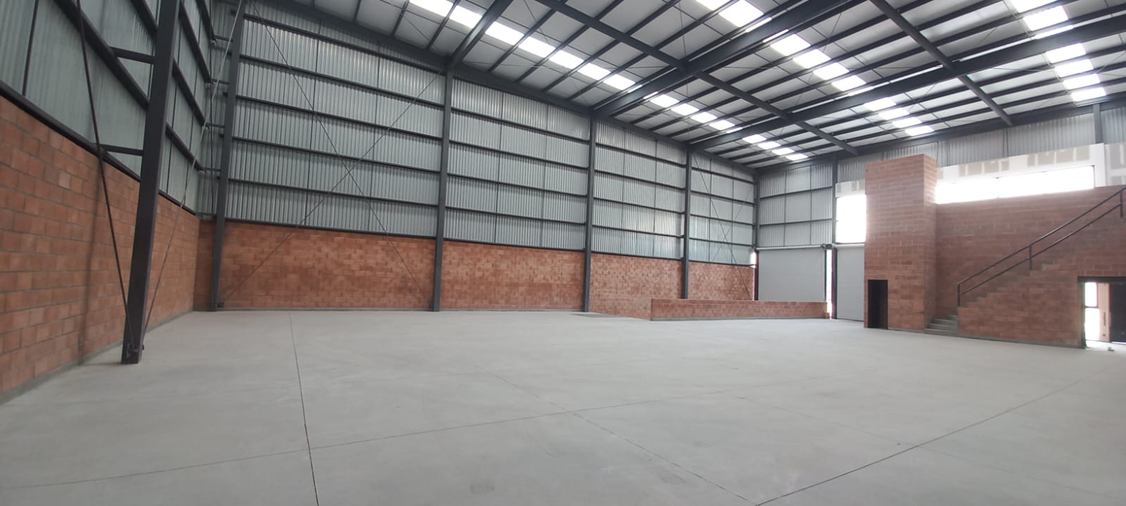 Bodega Industrial en Renta en Colotlán  en Fraccionamiento Parques de Tesistán, Zapopan - foto 6 de 26