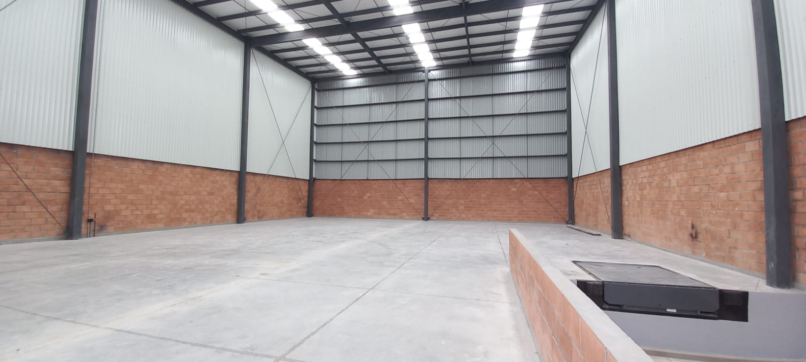 Bodega Industrial en Renta en Colotlán  en Fraccionamiento Parques de Tesistán, Zapopan - foto 14 de 26