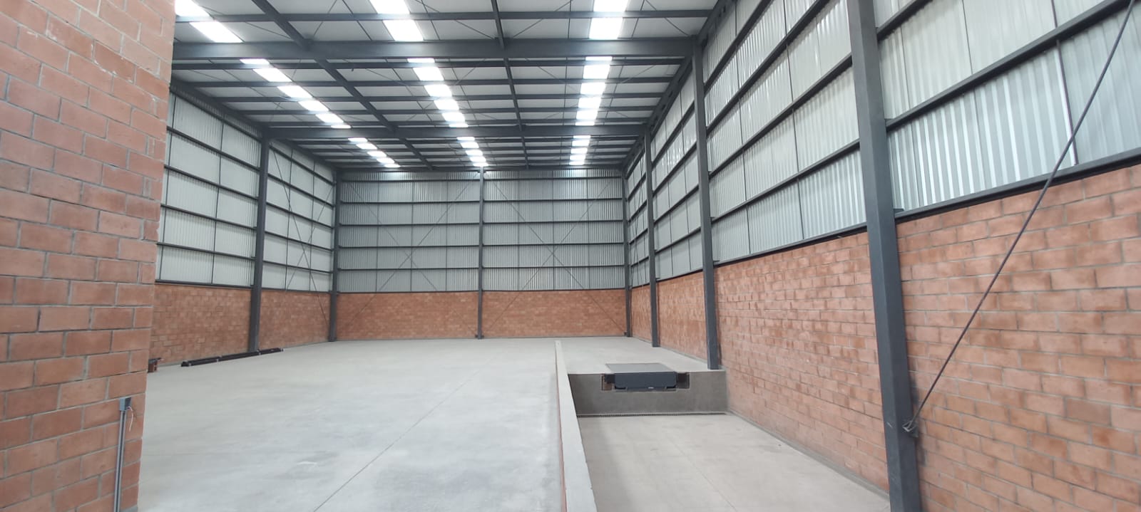 Bodega Industrial en Renta en Colotlán  en Fraccionamiento Parques de Tesistán, Zapopan - foto 15 de 26