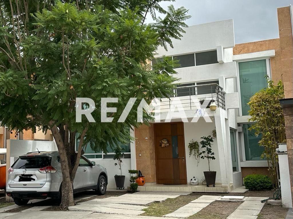 CASA EN VENTA CUMBRES DEL LAGO JURIQUILLA - (34)