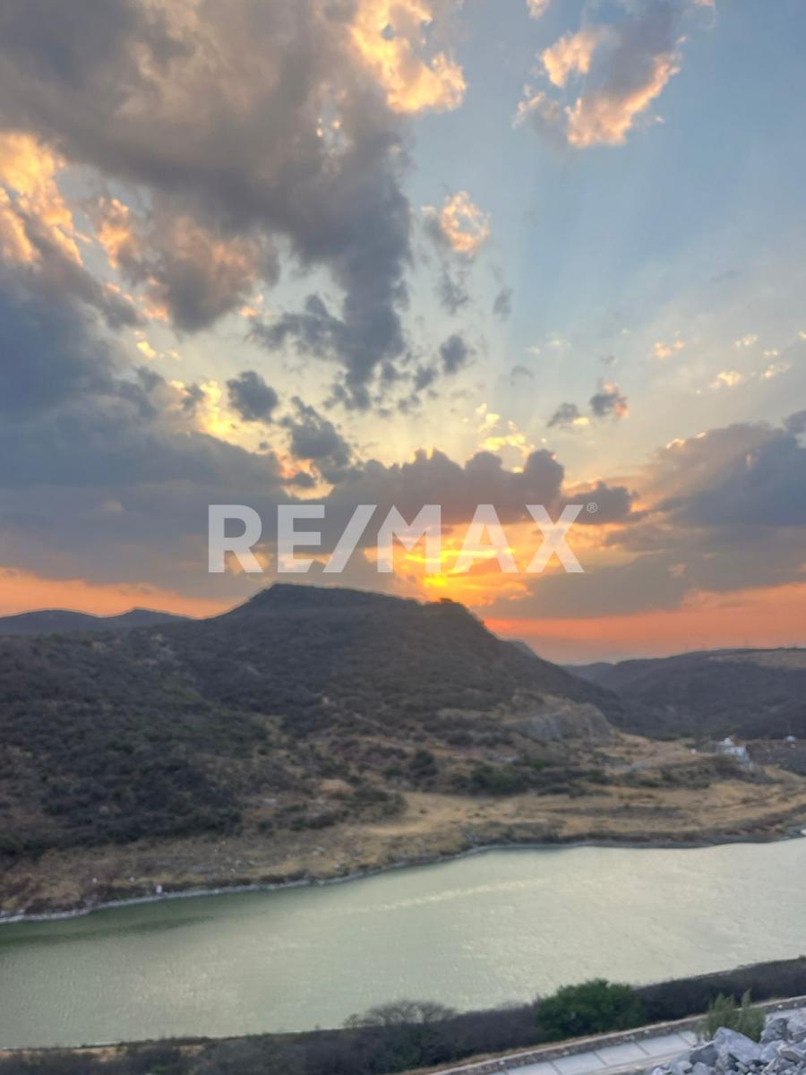 CASA EN VENTA EN CAÑADAS DEL LAGO - (34)