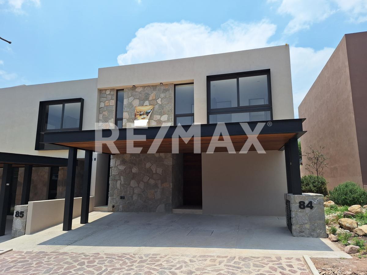 CASA EN VENTA EN ALTOZANO - (34)