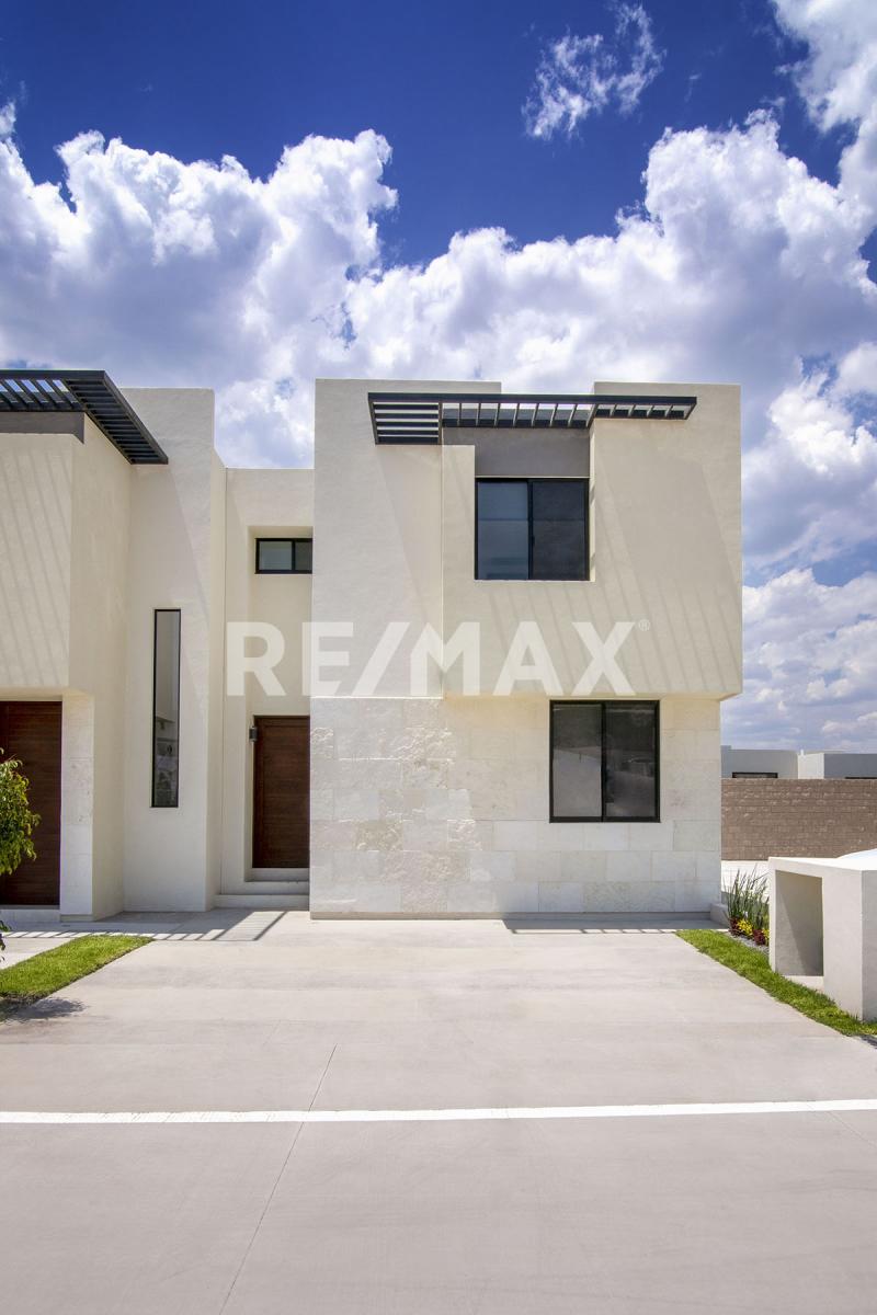 CASA EN VENTA EN ZIBATÁ - (34)